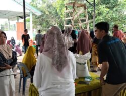 Personil Polsek Kejuruan Muda Laksanakan Pengamanan Penyaluran Bantuan Pangan oleh Pemerintah