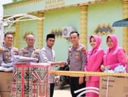 Peringati HKGB, Kapolres dan Bhayangkari Aceh Tamiang Salurkan Bantuan untuk Masjid Al Chairyah