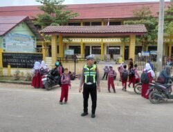 Strongpoint Pagi, Sat Lantas Polres Aceh Tamiang Hadir Jaga Keselamatan Pelajar di Zona Sekolah