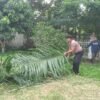 Jumat Penuh Makna, Kapolsek dan Anggota Bersih‑bersih di Kantor Camat