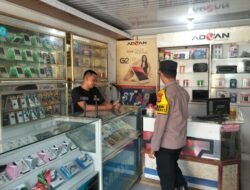 Sambang Warga, Bhabinkamtibmas Polsek Seruway Ajak Warga Jaga Situasi Kamtibmas Tetap Kondusif