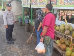 Sambangi Warga, Bhabinkamtibmas Polsek Kejuruan Muda Ajak Masyarakat Jaga Kamtibmas dan Waspada Banjir