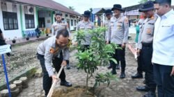 Green Policing, Kapolres Aceh Timur Hijaukan Kembali SMA Negeri 1 Simpang Ulim