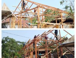 Demi Rumah Layak Huni, Satgas TMMD Kerjakan Rangka Atap dengan Penuh Semangat
